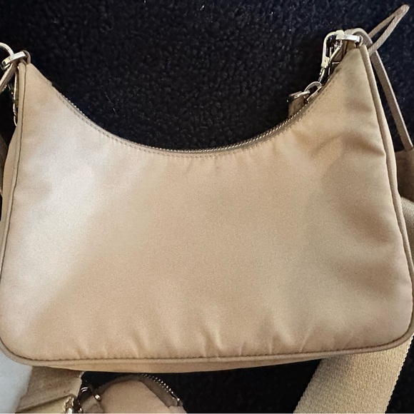 Prada Re-edition shoulder bag - Picture 13 of 17